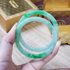 Alternative view of White Green Floating Jade Bangle JB010