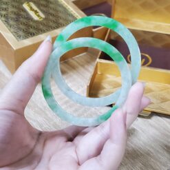 Alternative view of White Green Jade Bangle JB009