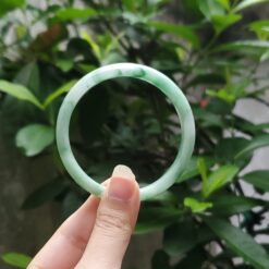 Alternative view of White Green Jade Bangle JB027