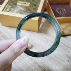 Alternative view of Green Jade Bangle JB056