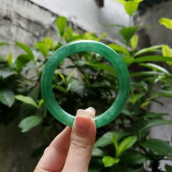 Alternative view of Green Jade Bangle JB063