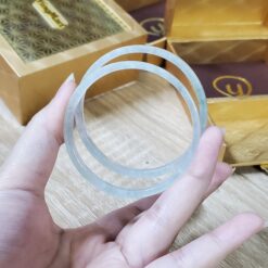 Alternative view of White Jade Bangle JB050